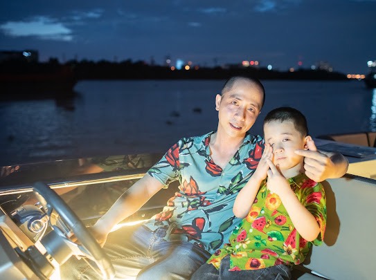 Thuê du thuyền ăn tối trên sông Sài Gòn