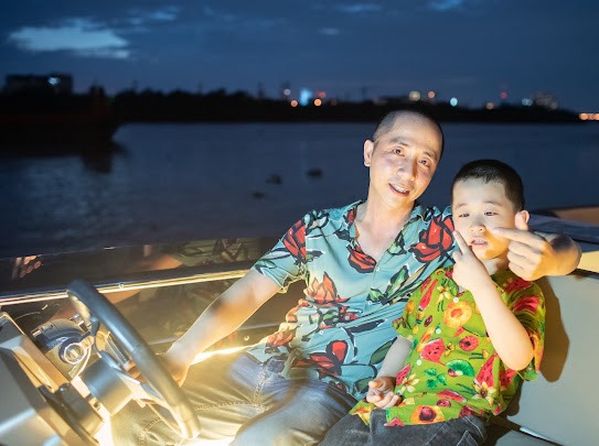 Thuê du thuyền ăn tối trên sông Sài Gòn