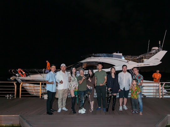 Thuê du thuyền ăn tối trên sông Sài Gòn