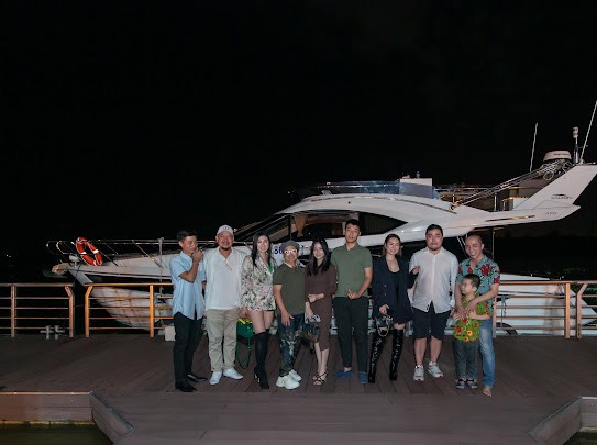 Thuê du thuyền ăn tối trên sông Sài Gòn