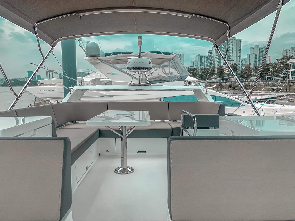 Du thuyền Galeon 420 Fly