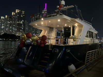 Du thuyền HAMPTTON 72F đi được 37 người