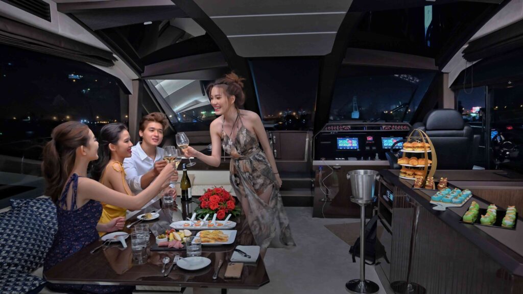 ăn tối trên du thuyền sông sài gòn