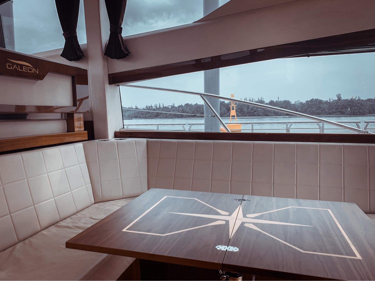 ban-ăn-du-thuyen-galeon-420-fly