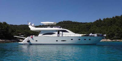 Du thuyền Otera 70 chứa 22 khách