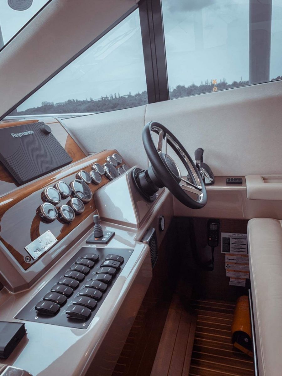 ghế lái Du thuyền Galeon 420