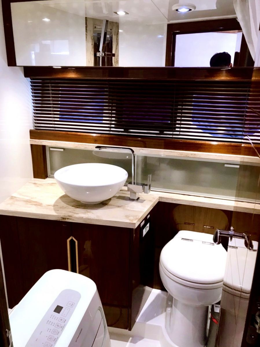 nhà-ve-sinh-du-thuyen-galeon-420-fly